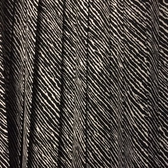 Accordion Pleated Retro 80s Zebra Stripe Maxi Skirt - Picture 5 of 9